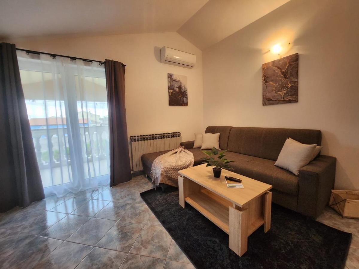 Apartments Pranjic With Pool Нова-Вас Экстерьер фото